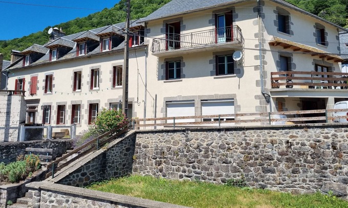 Laveissiere House | Au Coeur Du Volcantal