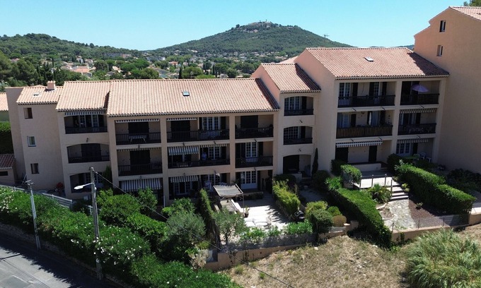 Six-Fours-les-Plages Apartment | AU DOUBS SÉJOUR, Apartment with sea view in Six Fours Les Plages, 4/6 people
