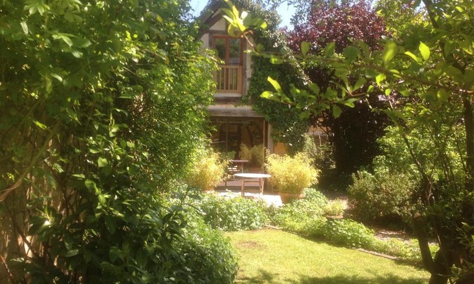 Saint-Saens House | Au Fond du Jardin Maison d'hôtes