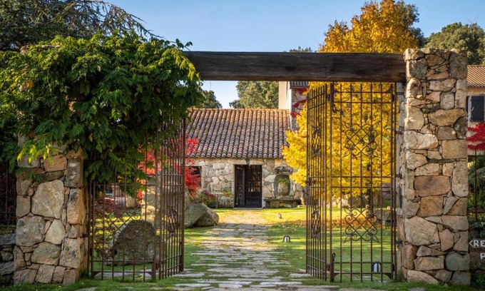 Levie House | Auberge A Pignata