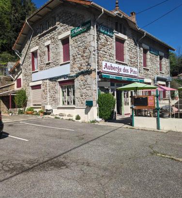Aubenas Hotel | Auberge Des Pins