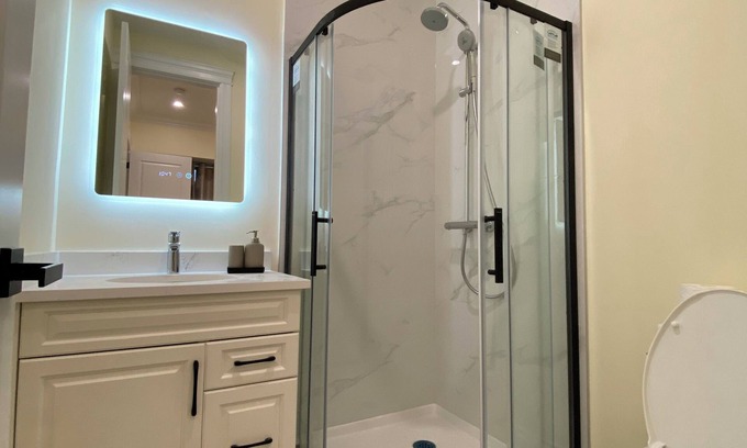 Burnaby House | Aurora-Metrotown Private Room