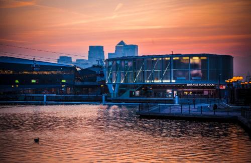 Docklands Apartment | Austin David Apartments ExCeL