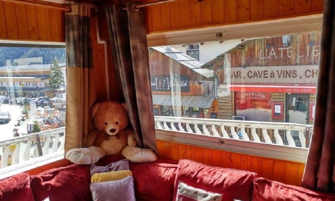 Saint-Etienne-de-Tinee Ski Chalet | Authentic detached chalet on the Place d'Auron