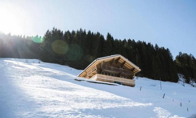 Vers L'Eglise Ski Chalet | Authentic 18th Century Swiss Alpine Chalet