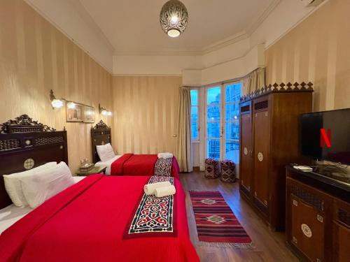 Abdin Apartment | Authentic Arabesque 4BR Apt in Downtown - Mint Stays 36