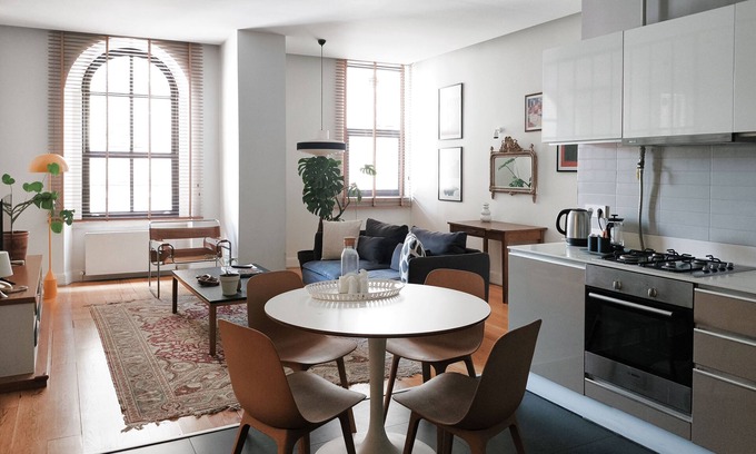 Pera Apartment | Authentic Galata Vibe: Unique Design Suite !