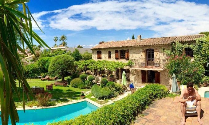 Cap-d'Antibes House | Authentic Provençal mas in Cap d'Antibes offers modern comforts, charm and calm.