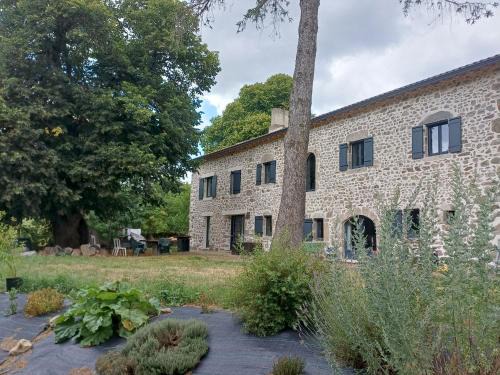 Craponne-sur-Arzon House | Aux 43 arbres Gîte Tilleul