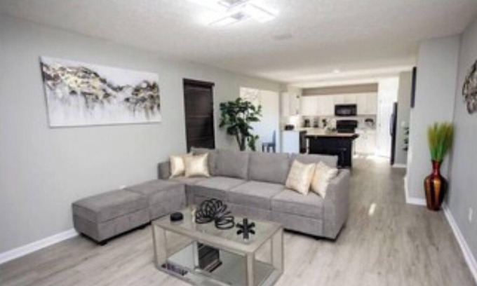 Burlington House | Avalon Paradise