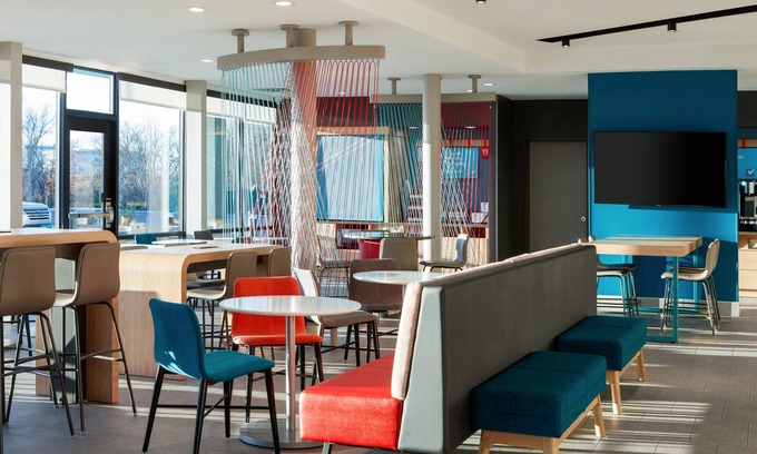 Tulsa Hotel | avid hotel Tulsa Hills by IHG