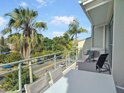 Avoca Beach Apartment | Avoca Coastal Retreat - Unit 13 Avoca Palms Resort