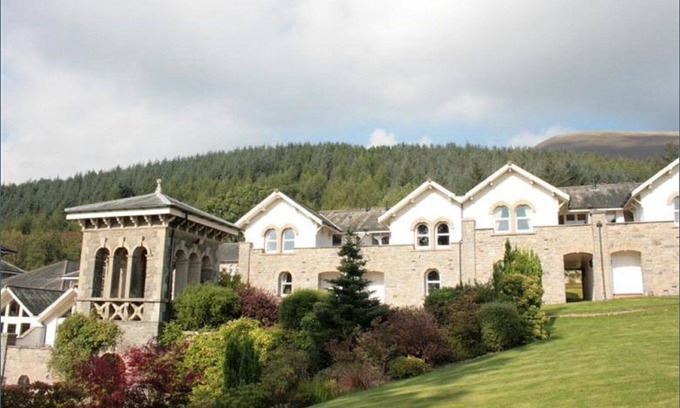 Keswick Cottage | Award Winning Resort in the Lake District! Pool & Hot Tub!