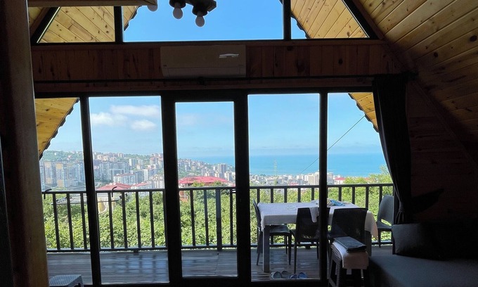 Yomra House | away from the hustle and bustle of the city, and very close to the center.