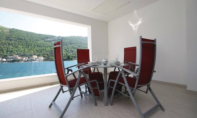Grebastica Apartment | Awesome apartment in Grebastica