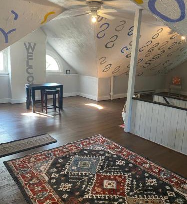 Walnut Hills Apartment | Awesome Attic Studio Private Room 3A