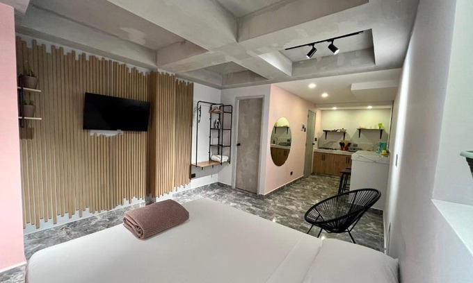 Torices Apartment | Awesome Brand New Studio Near Old Town