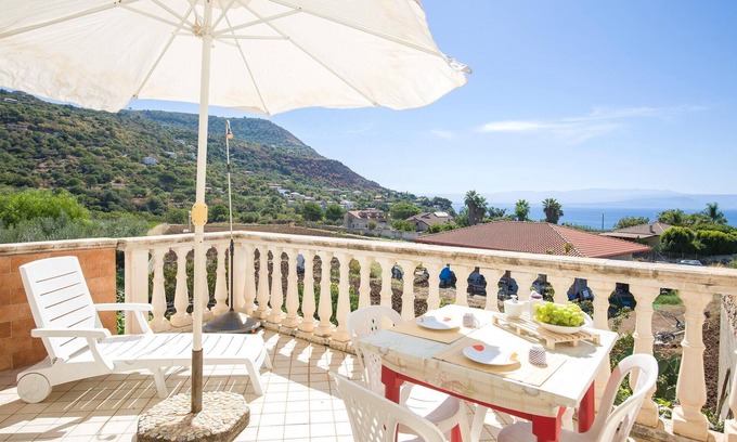 Santa Maria House | Awesome home in Ricadi with WiFi