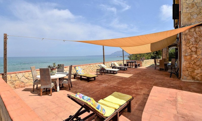 Trappeto Apartment | Awesome home in Trappeto with WiFi