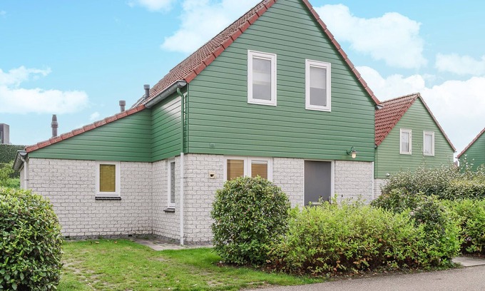 Wemeldinge House | Awesome home in Wemeldinge with sauna