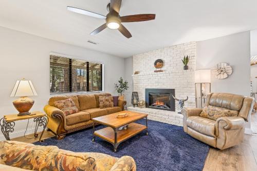 Munds Park House | Awesome Lodgepole Cabin in the Pines!