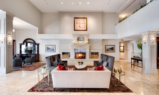 Santa Ana Heights Hotel | Ayres Hotel Costa Mesa Newport Beach
