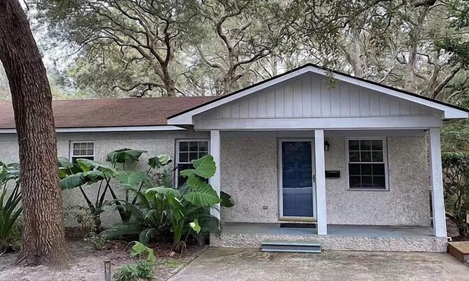 Jekyll Island House | AZALEA COTTAGE DUPLEX 2 Bedroom 2 Bath
