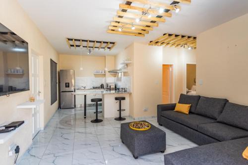 Greater Johannesburg Metropolitan Area Apartment | Azies - The Palms