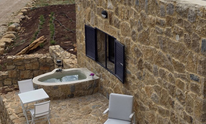 Tannourine El Tahta Cabin | Azura Cabin