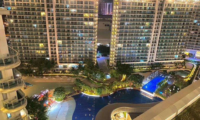 Taguig Condo | Azure Cozy Cheap Condo Apartment with View and Balcony