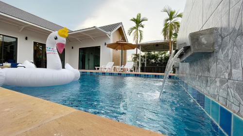 Hin Lek Fai Villa | Azure Escape Pool Villas Hua Hin
