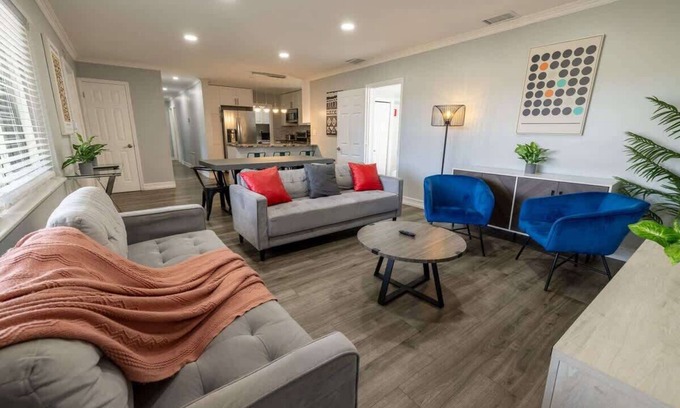 Boulevard Heights House | Azure Palms 4BR 2BA W/Pool