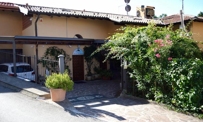 Albate Bed & Breakfast | B&B "al Pesce Vela"