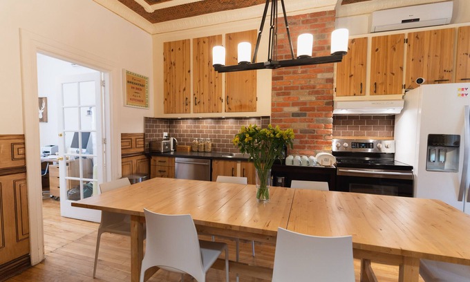 Gay Village Bed & Breakfast | B&B du Village - BBV