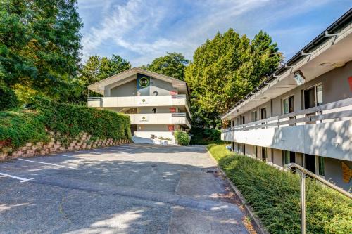 Louveciennes Hotel | B&B HOTEL Louveciennes