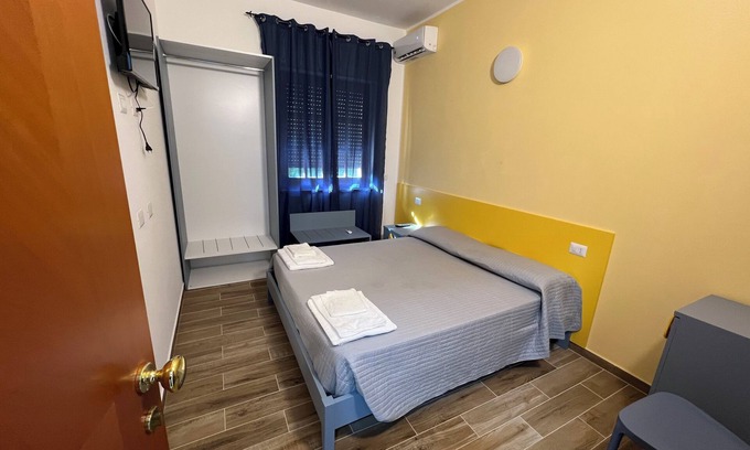 Crucoli Bed & Breakfast | B&b house Lamanna Room No. 6