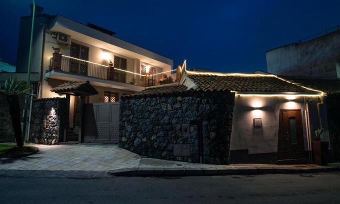 Aci Bonaccorsi Apartment | B&B La Casetta