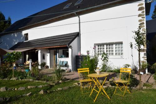 Saint-Fargeol Bed & Breakfast | B&B La Fleur