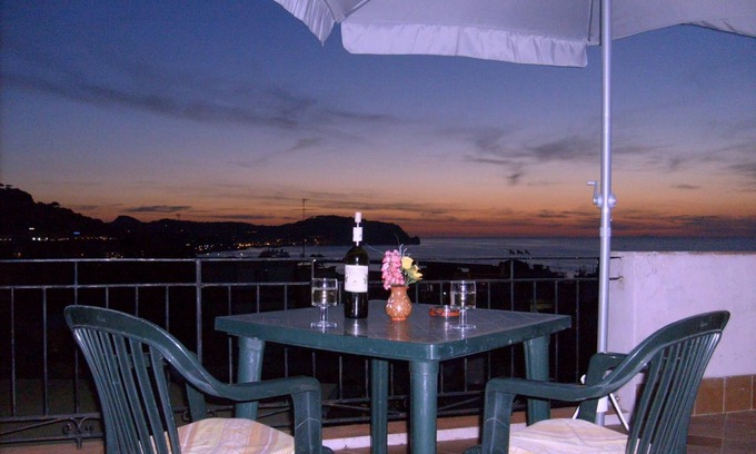 Casamicciola Terme Hotel | B&B Luna di Miele