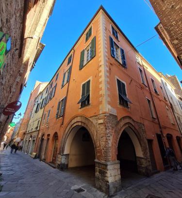 Albenga Bed & Breakfast | B&B Residenza d'epoca "La nostra casa tra le torri"