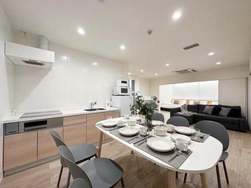 Hiroshima City Centre Apartment | b hotel Nikke - Spacious Apt for 12Ppl Very Good Location