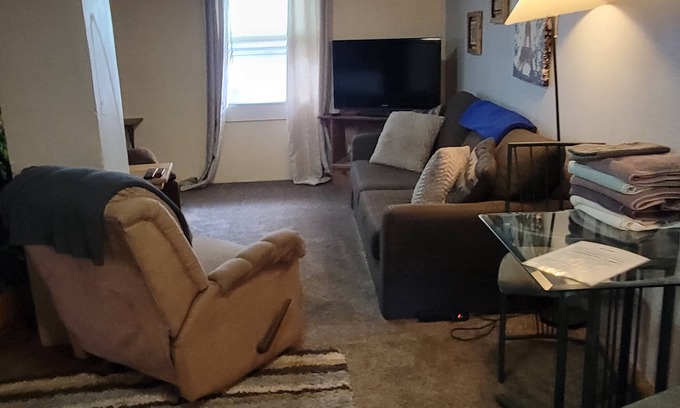 Ontario House | B's Cozy house