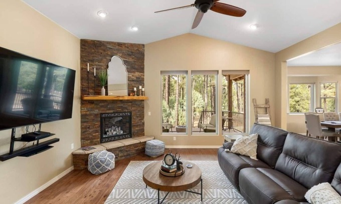 Show Low Cabin | Backs forest for amazing views , fun for all ages!