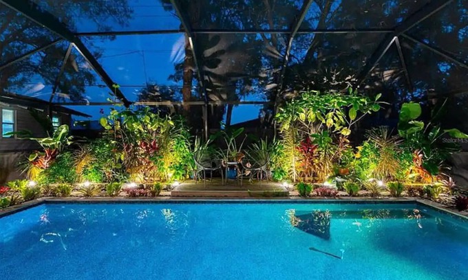 Bradenton House | Backyard Oasis & Resort Style Pool