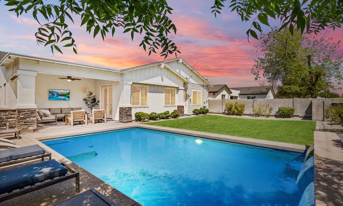 Camelback East Villa | Backyard Resort Heated Pool Cabana Outdoor Kitchen Near Old Town