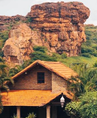 Badami Bed & Breakfast | BADAMI HERITAGE RESORT
