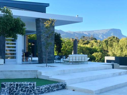 Constantia House | Badgemore Villa Guesthouse