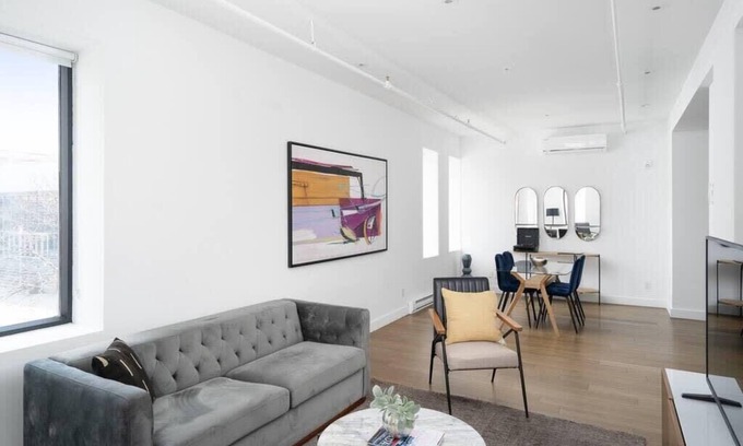 Chinatown Apartment | Bakan-Corner suite 1 bedroom Old Montreal