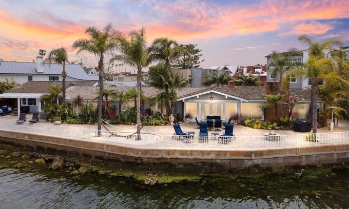 Newport Beach House | Balboa Island Hideaway With Duffy Boat