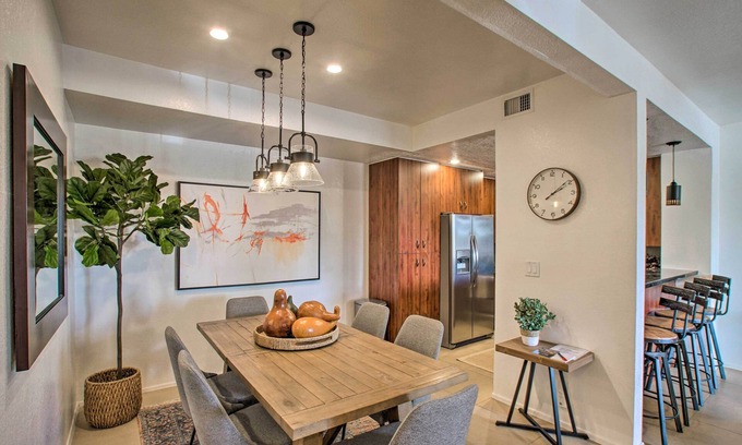 Scottsdale Ranch Condo | Balconies & Resort Amenities: Scottsdale Condo